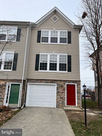 $2,700 | 22988 Fontwell Square | Parkside at Dulles