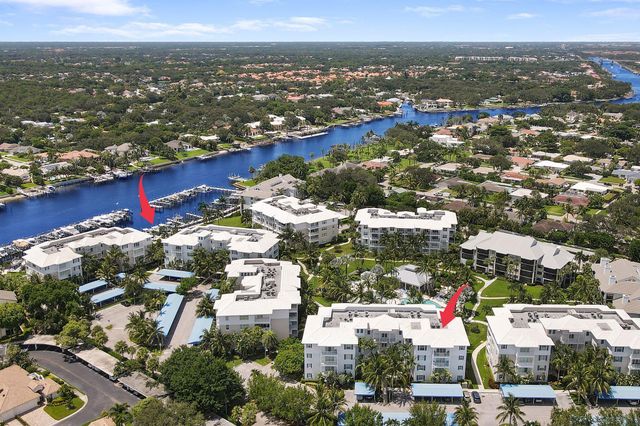 $1,350,000 | 944 Bay Colony Drive South, Unit AND SLIP 14 | Bay Colony