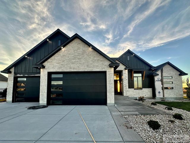 $925,000 | 6368 Glass Mountain Boulevard | Sandcreek