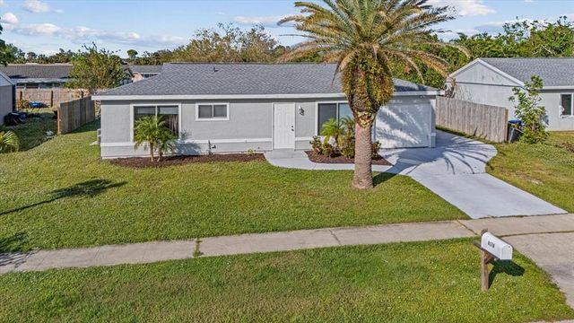 $260,000 | 8170 Lombra Avenue | North Port Charlotte