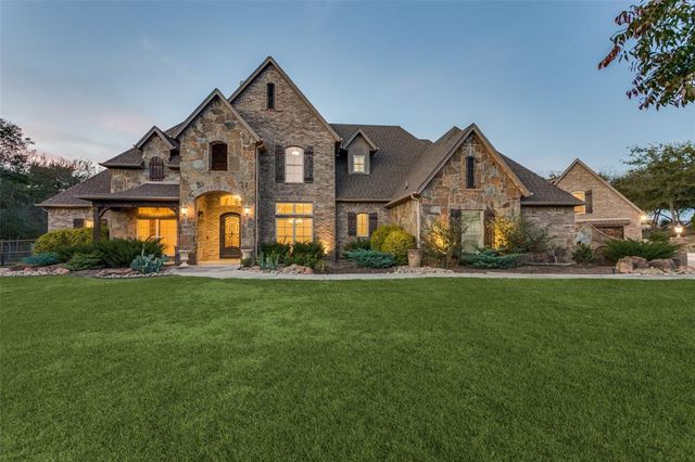 $1,295,000 | 106 Broken Horn Trail