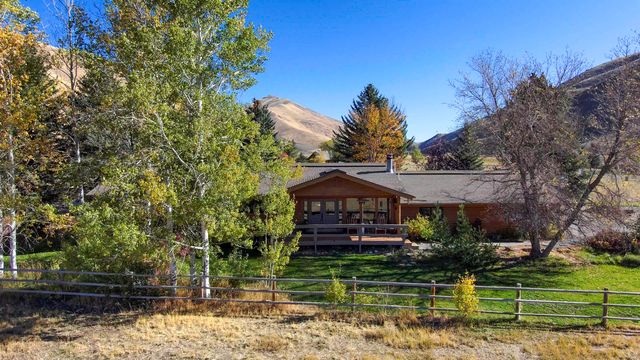 $1,695,000 | 325 Bayhorse Road | Muldoon Ranch