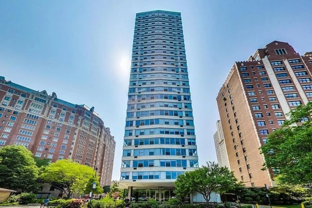 $189,000 | 3900 North Lake Shore Drive, Unit 12H | Lake View East