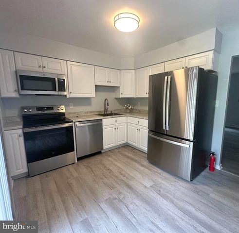 $2,350 | 1 Gene Avenue | Pasadena