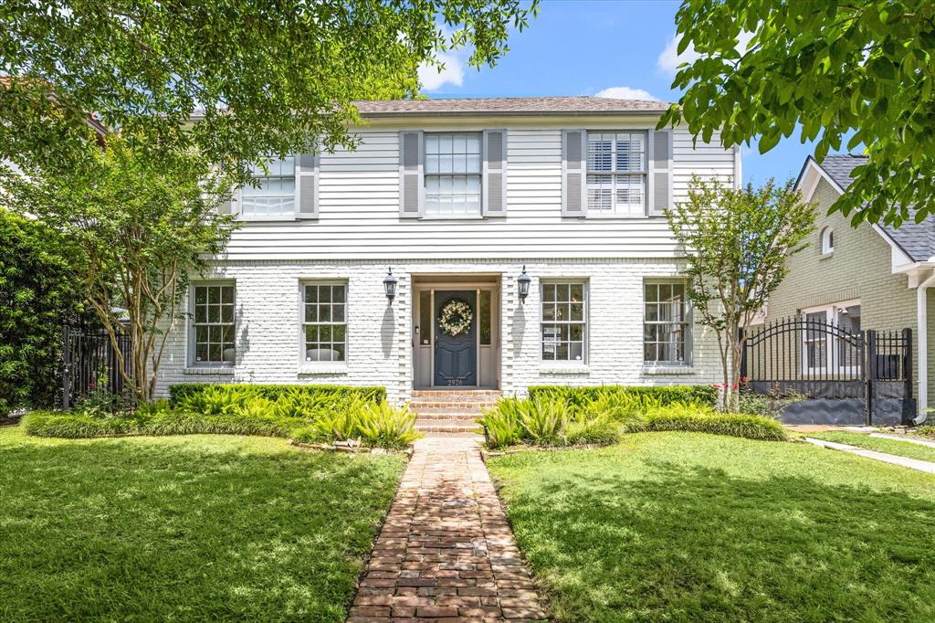 Elegant West University home close to lots of shopping and restaurants.