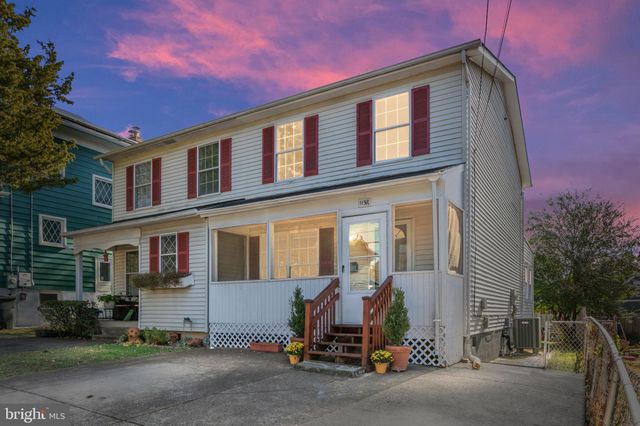 $795,000 | 115 Clifford Avenue, Unit A | Potomac West