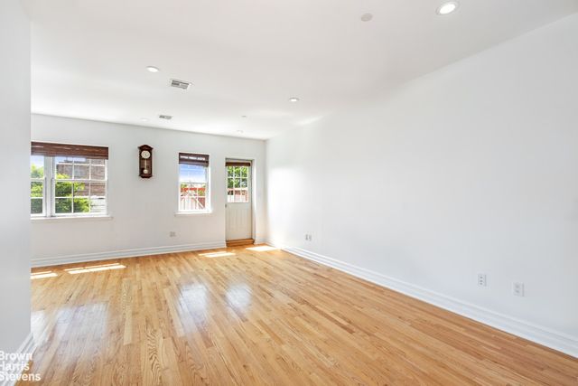 $859,000 | 1544 East 13th Street, Unit PHB | Midwood