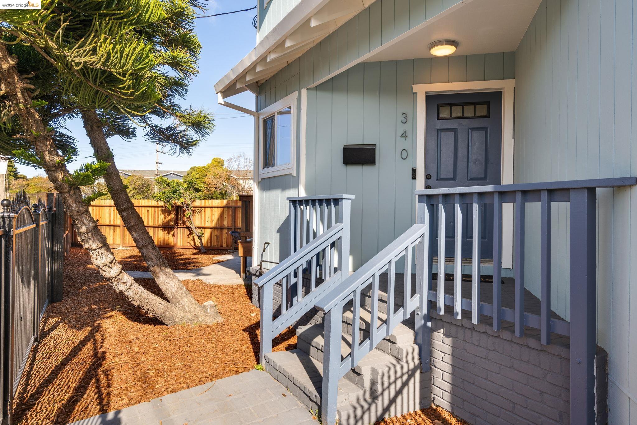 a view of entryway with a front door