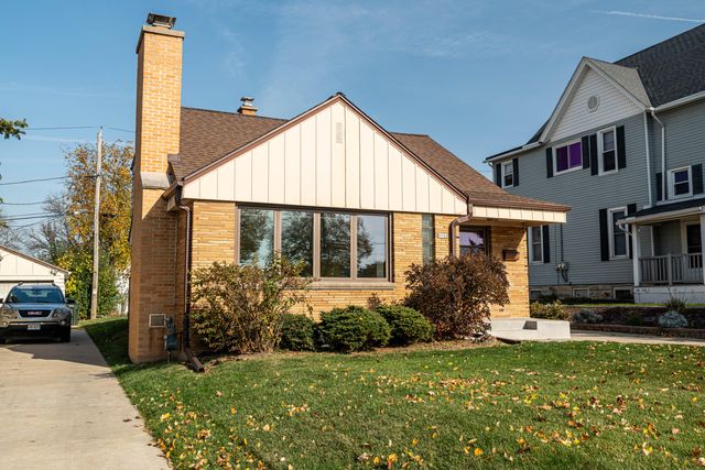 $285,000 | 9700 West Lincoln Avenue | Woodlawn Manor