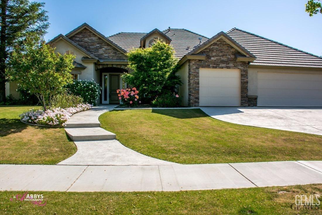 a front view of house with yard