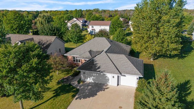 $415,000 | 1028 Manitoba Street | Menasha