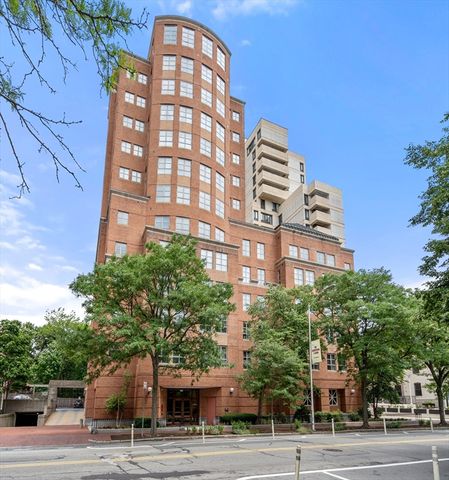 $845,000 | 931 Massachusetts Avenue, Unit 503 | Mid-Cambridge