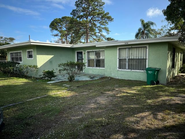 $210,000 | 3701 S Avenue | Fort Pierce North