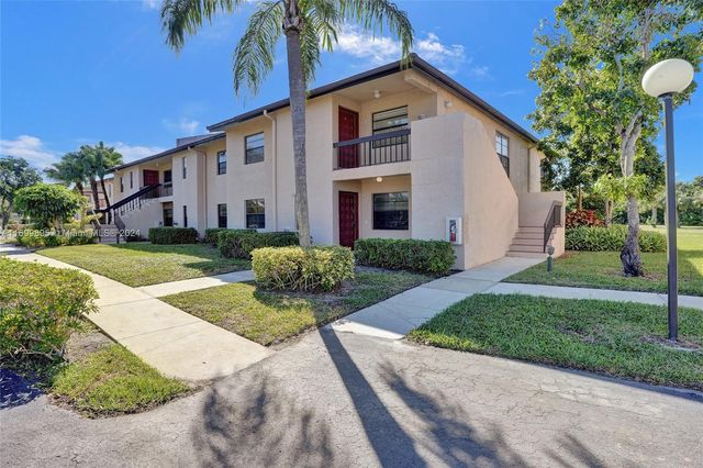 $250,000 | 9280 Vista Del Lago, Unit G | Boca Lago