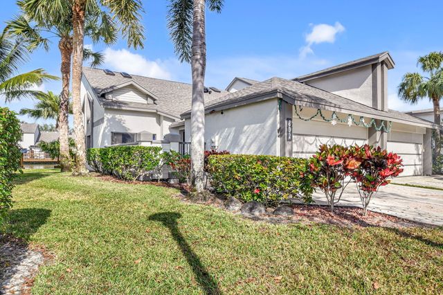 $385,000 | 802 Landings Boulevard | River Bridge