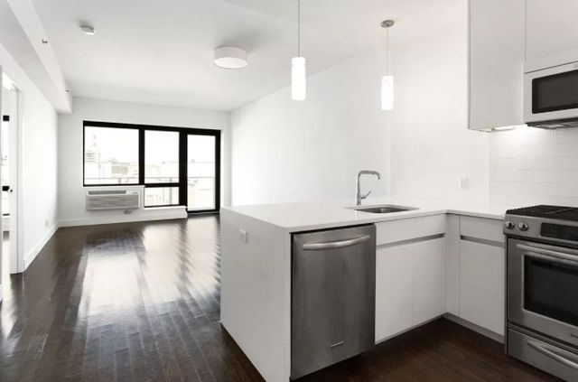 $4,500 | 11-25 45th Avenue, Unit 4G | Long Island City