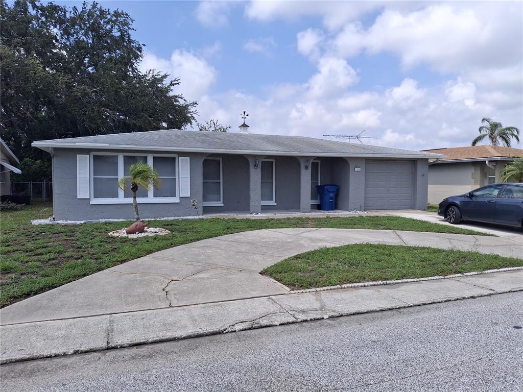 a front view of house with yard