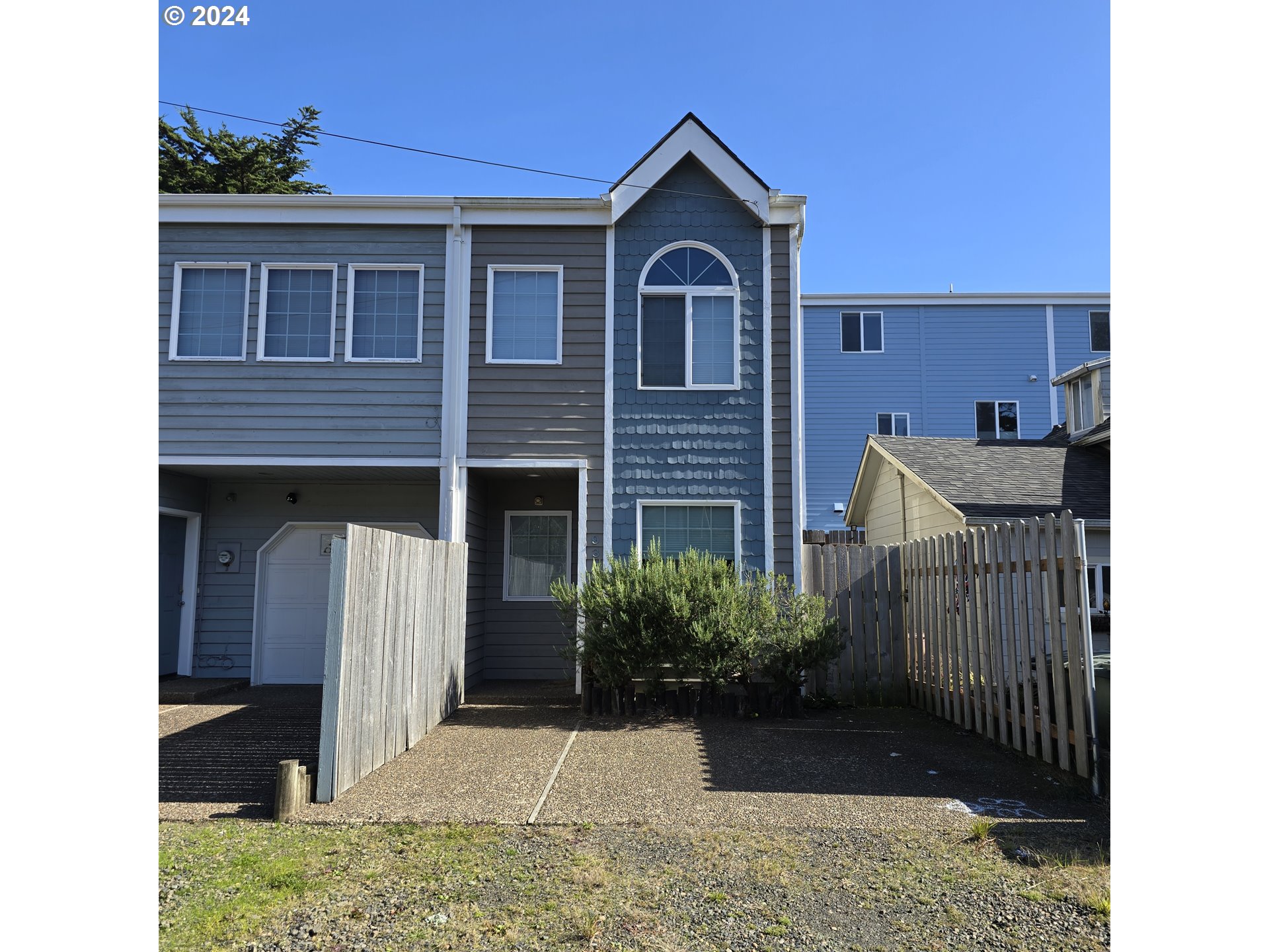 a view of front of a house with a porch