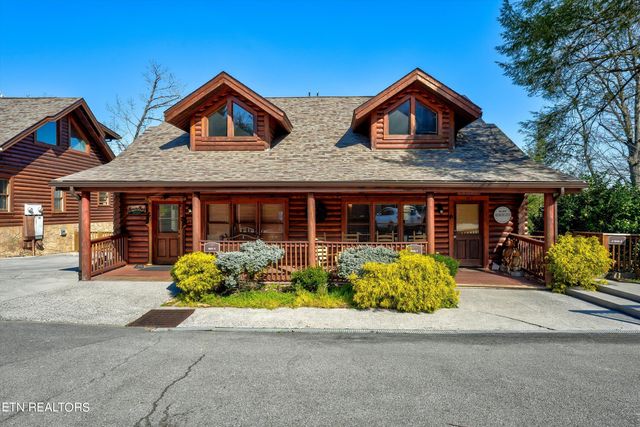 $594,000 | 849 Golf View Boulevard | Pigeon Forge