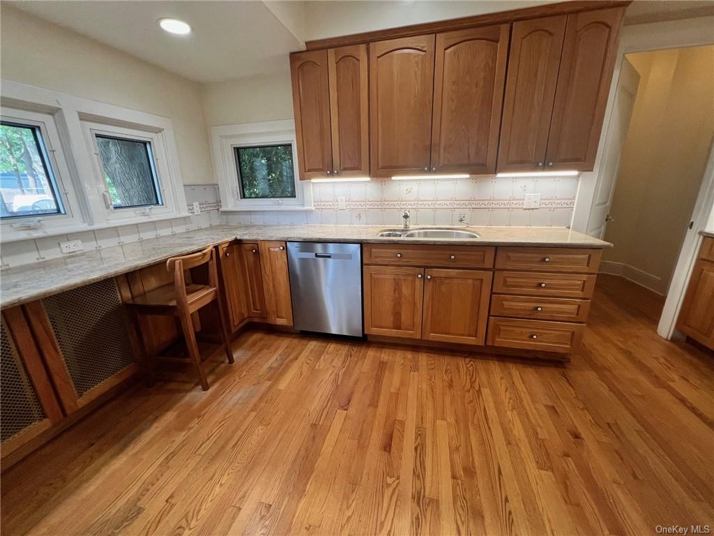 Updated Kitchen with Stainless Steel Appliances