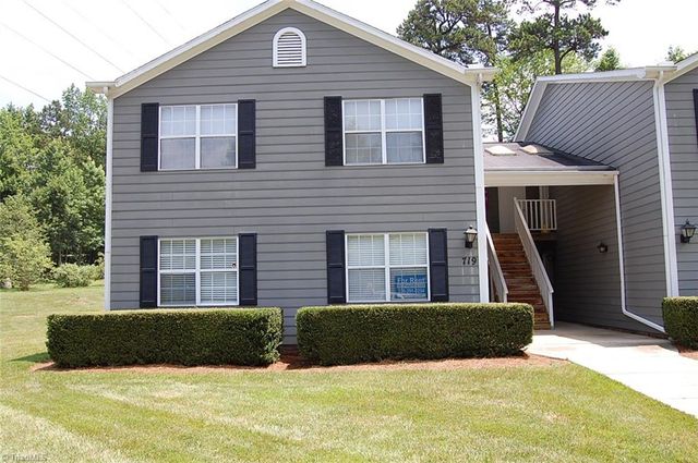 $1,200 | 719 Shelby Drive, Unit A | The Thicket