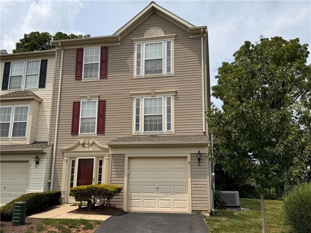 $369,900 | 4031 Clubhouse Court | Upper Saucon Township - Lehigh County