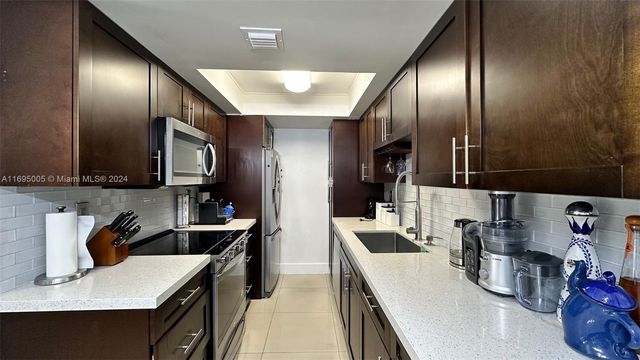 $330,000 | 8811 Southwest 123rd Court, Unit 1021 | The Crossings