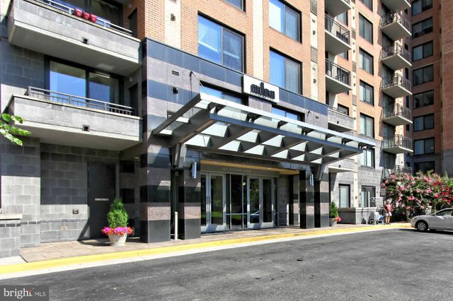 $2,100 | 2451 Midtown Avenue, Unit 903 | Huntington