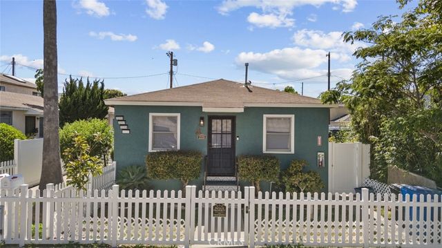 $1,299,000 | 2215 South Mesa Street | Plaza