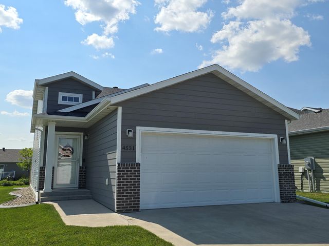 $324,000 | 4531 17th Street South | Prairie Meadows