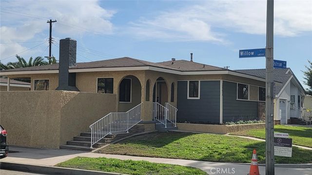 $1,289,000 | 2552 Ostrom Avenue | Lakewood Plaza