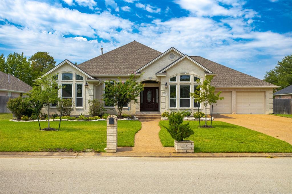 Welcome to 805 Pine Valley Drive located in the charming community of Pebble Creek in College Station, TX!