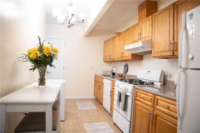 $599,999 | 836 Jefferson Avenue, Unit 1B | Bedford-Stuyvesant