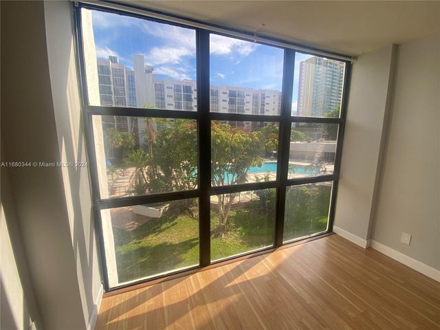 $2,100 | 17011 North Bay Road, Unit 312 | Sunny Isles Beach