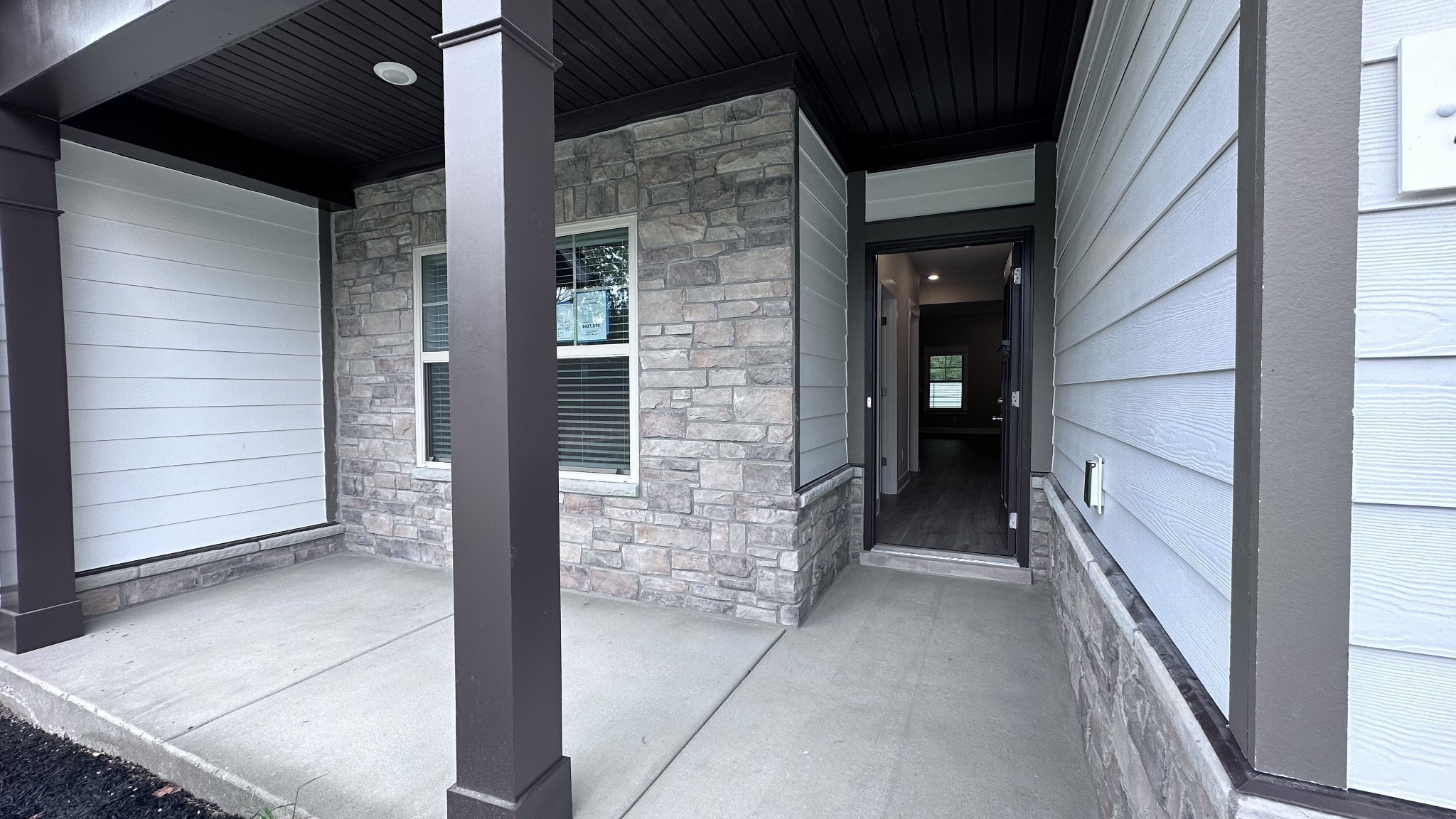 a view of an entryway of the house