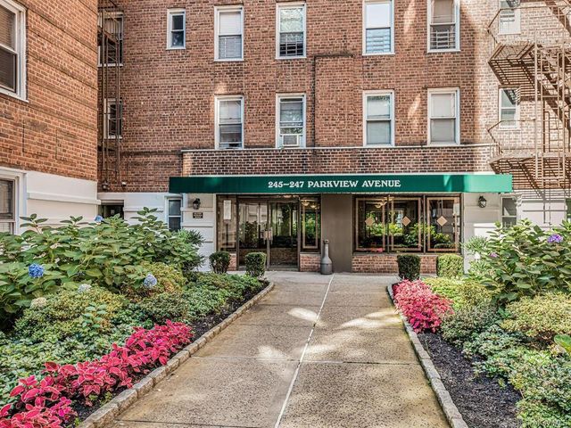 $230,000 | 247 Parkview Avenue, Unit 6P | Cedar Knolls