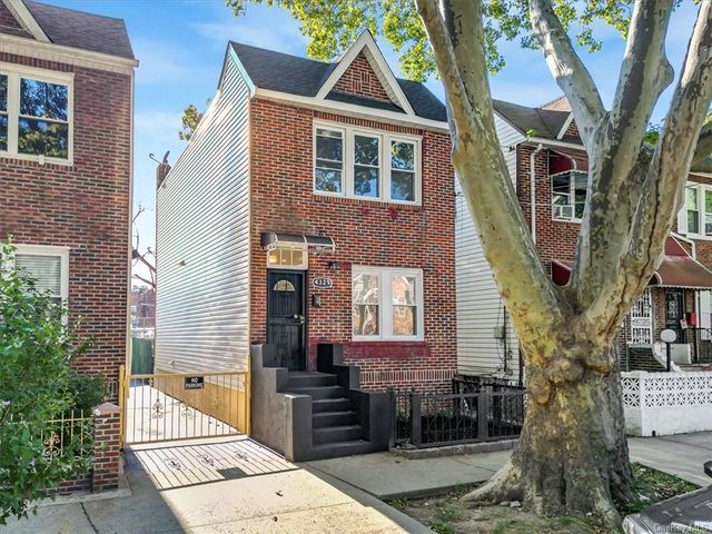 $689,999 | 4329 De Reimer Avenue | Wakefield