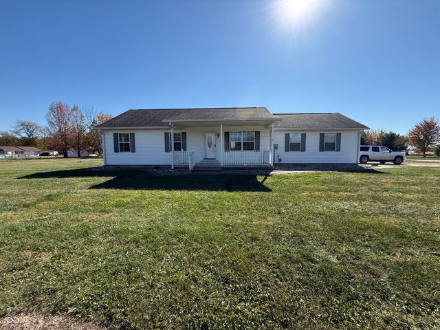 $245,000 | 2662 East County Road 1100 North | Van Buren Township - Clay County