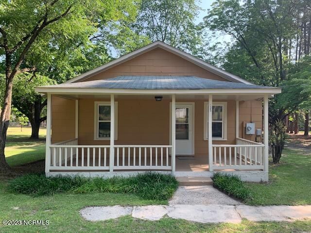 $1,500 | 435 West Chicago Avenue | Pinebluff