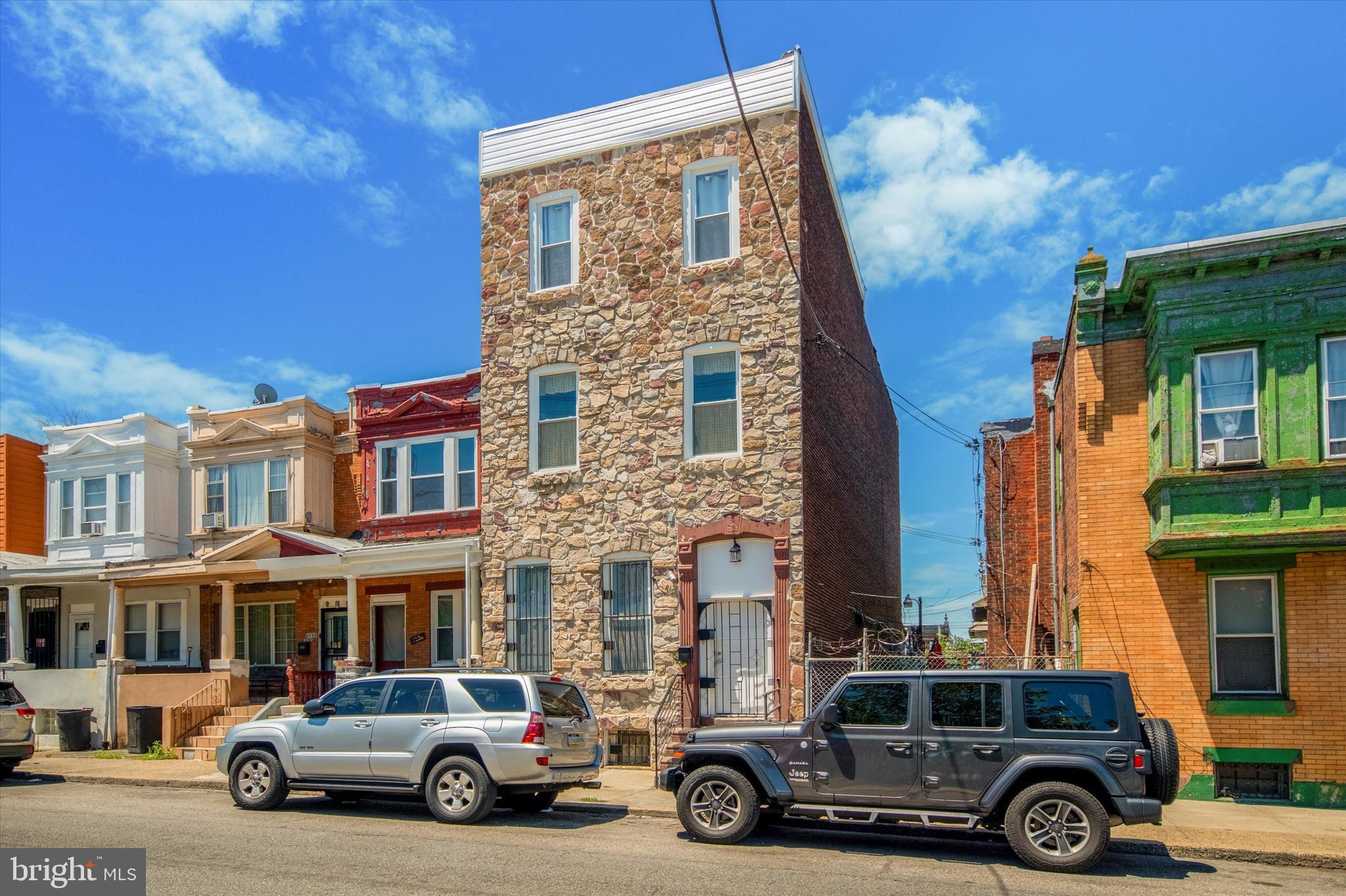 a car parked in front of a building