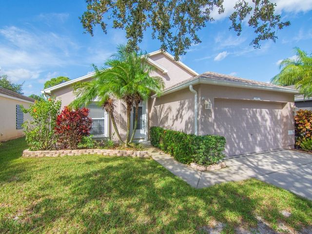 $329,000 | 1097 West 13th Square | Waterford Lakes