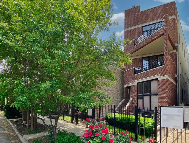 $465,000 | 944 North Honore Street, Unit 2 | East Village