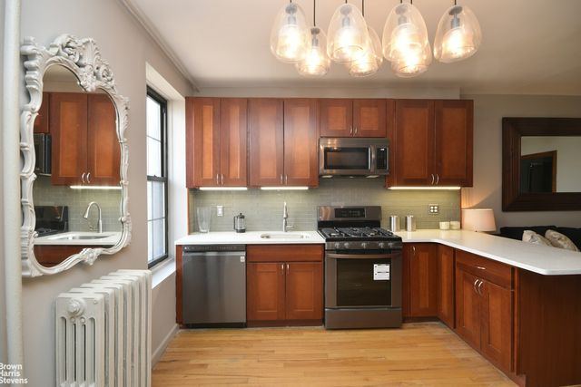 $3,700 | 243 St James Place, Unit 3 | Clinton Hill