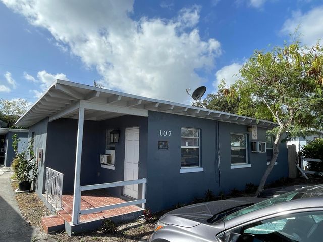 $1,900 | 107 East 27th Street, Unit 107 | Downtown Riviera Beach