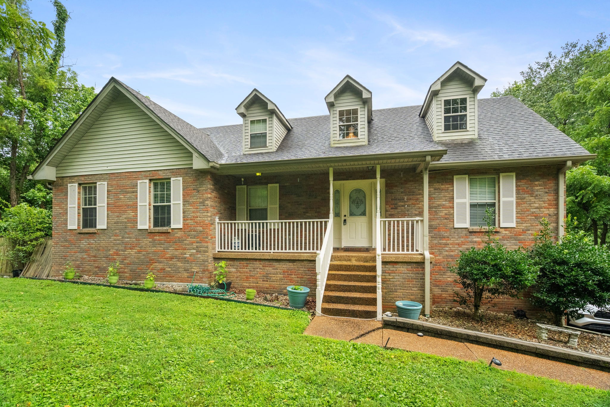 Welcome to 3538 Armstrong Rd. Situated on 3.4 acres. Minutes to I65 and a short trip to Nashville.