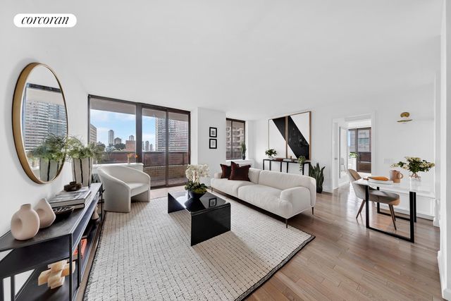 $1,050,000 | 311 East 38th Street, Unit 18B | Murray Hill