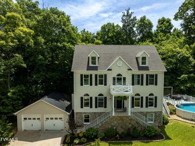 $774,999 | 458 Hartmantown Road