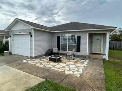 $1,800 | 1866 Vineyard Street | Navarre