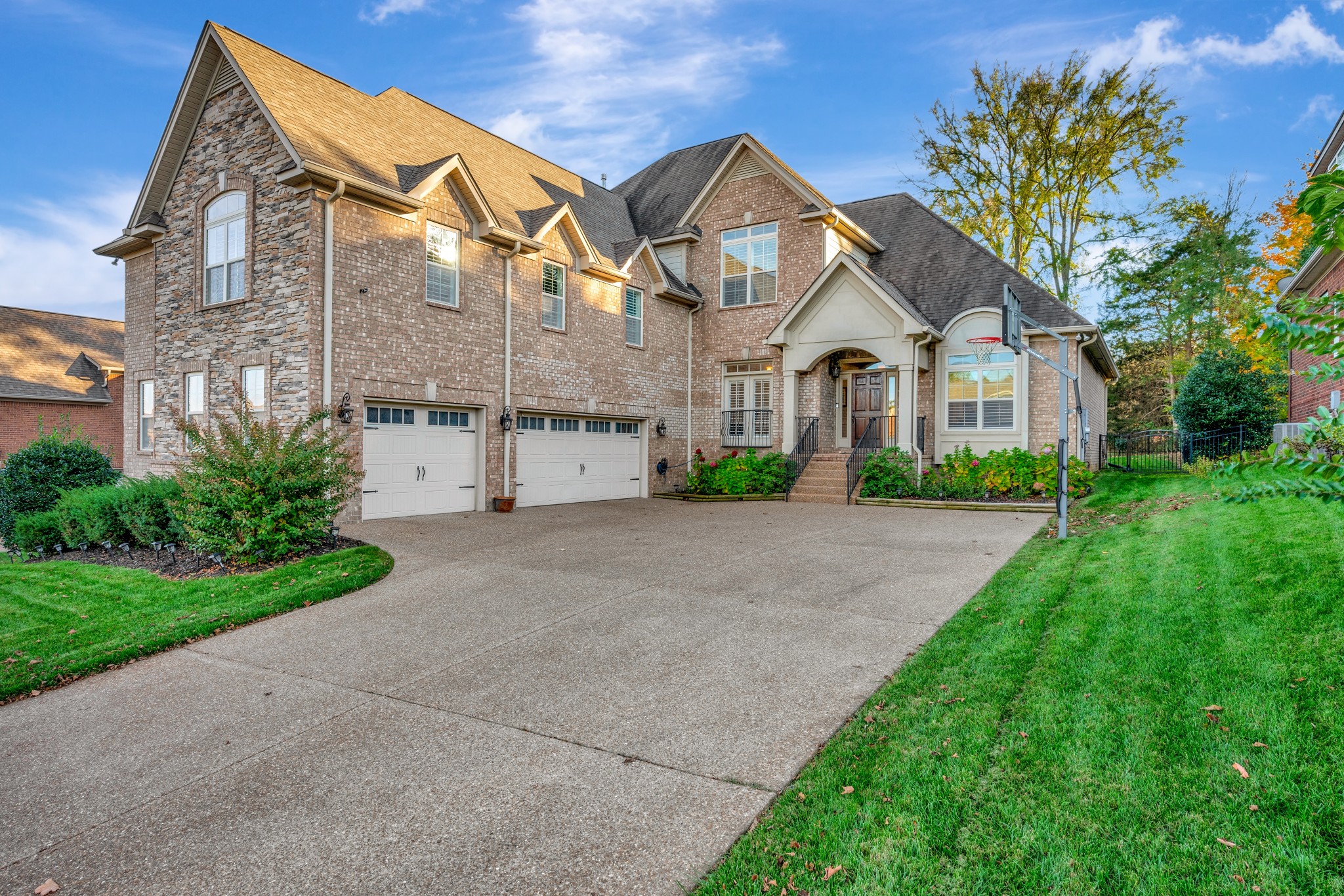 Welcome to 1581 Eden Rose Pl, located in Nolensville's Brittain Downs neighborhood.