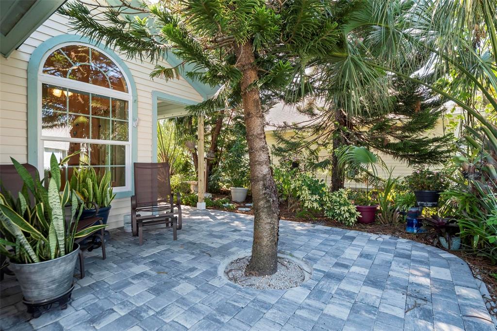 a view of outdoor space yard and porch